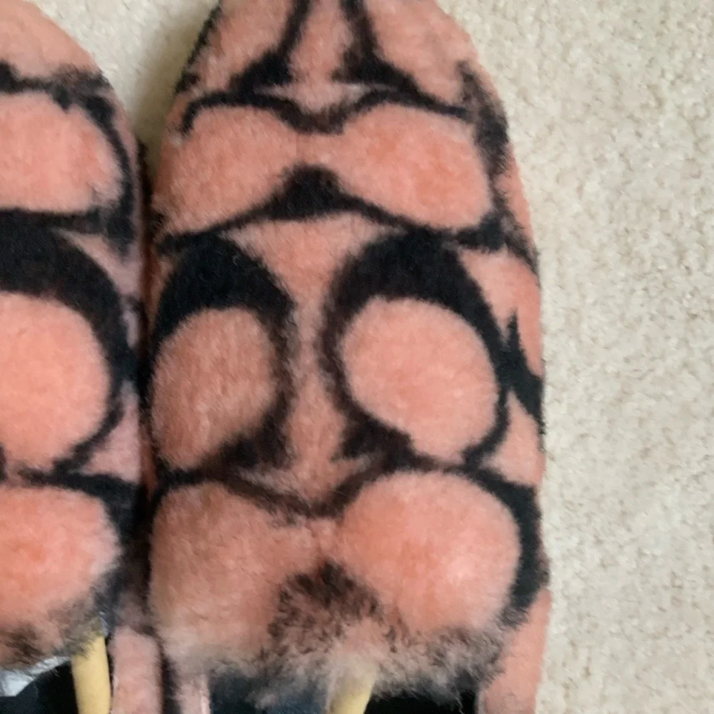 COACH HOLLY SHEARLING PINK AND BLACK LOGO SLIPPERS - Picture 14 of 16